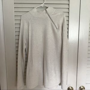 Tahari Sweater Size Large